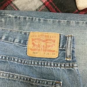 Men's Levi 569 Distressed Jeans